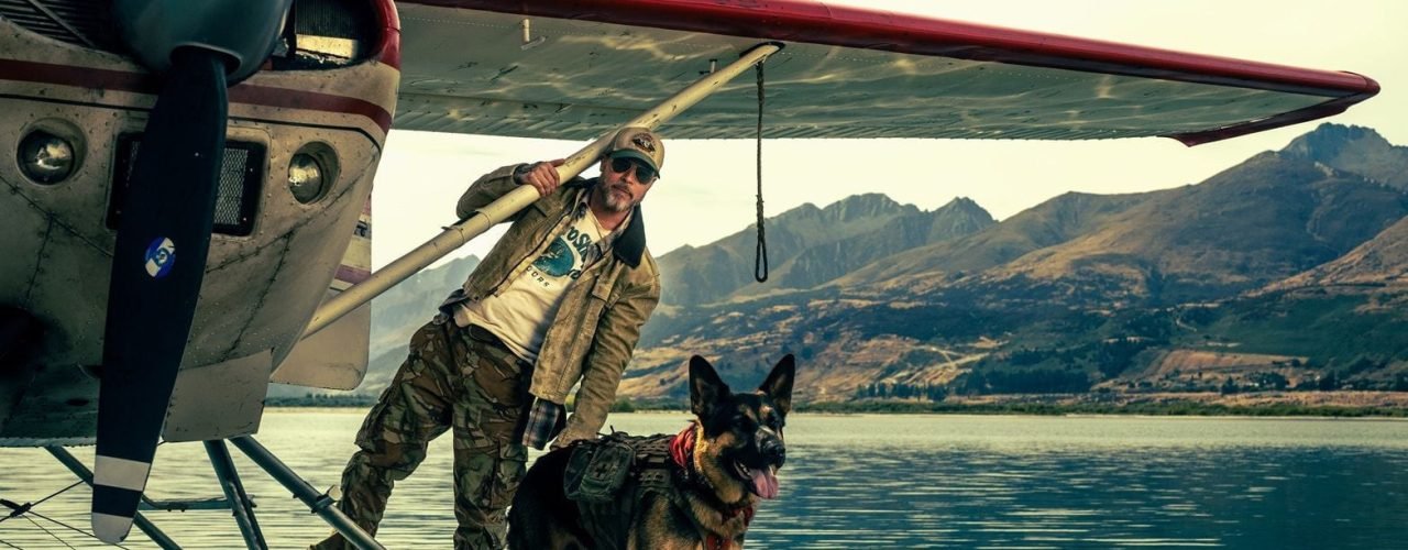1298716-heart-of-the-beast-brad-pitt-seul-en-alaska-avec-son-chien